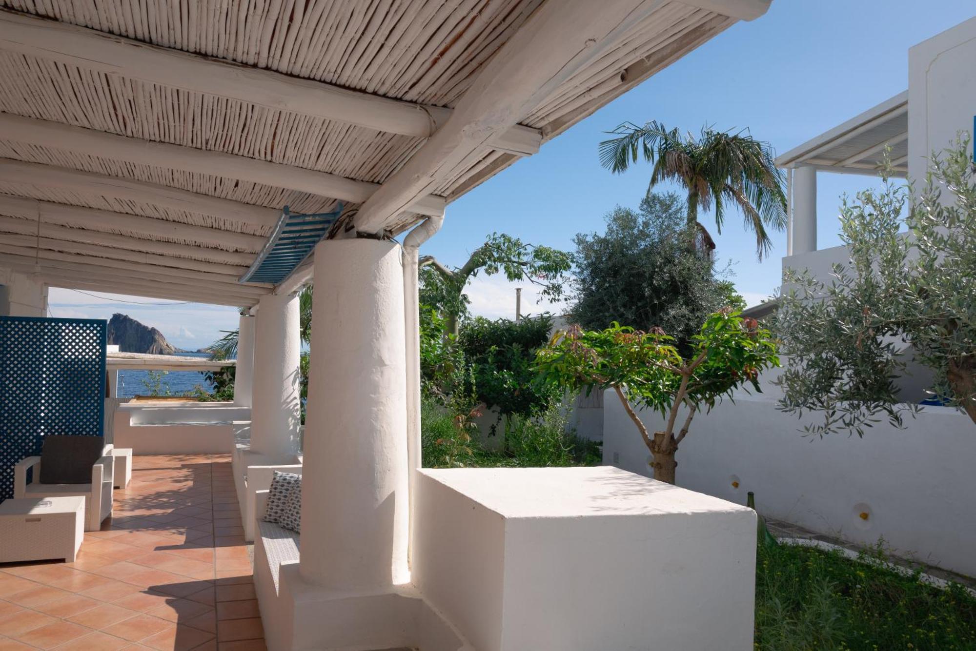 Hotel Eunymos Panarea Exterior foto