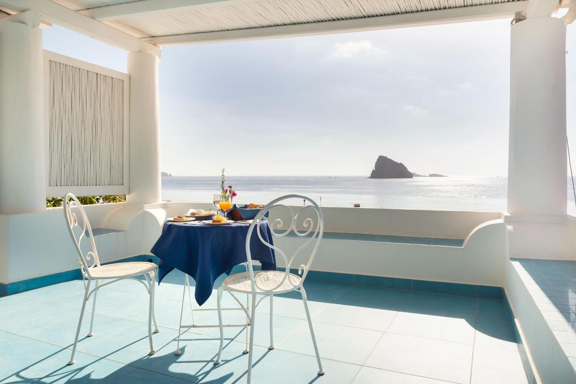 Hotel Eunymos Panarea Exterior foto
